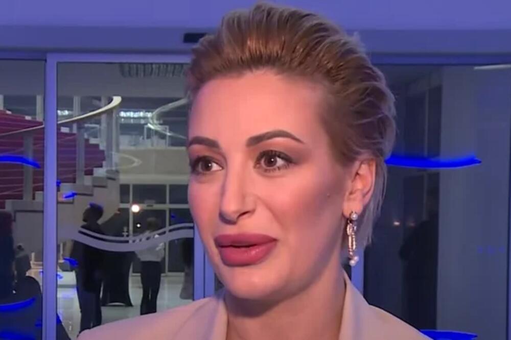 VOLI DA BUDE VOLJENA! DUŠICA JAKOVLJEVIĆ OTVORILA DUŠU O EMOTIVNOM ŽIVOTU: "Moram malo da se naučim pameti!"