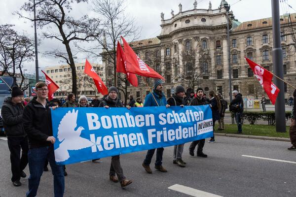NEMAČKA LEVICA: Hajko Mas je trebalo da se POKLONI srpskim žrtvama na Tašmajdanu, bombardovanje je bilo ZLOČIN!