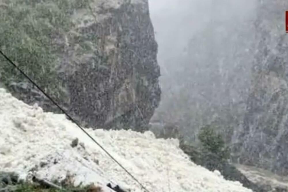 GLEČER U INDIJI USMRTIO OSMORO: Tragedija u blizini kineske granice, vojska izdala upozorenje