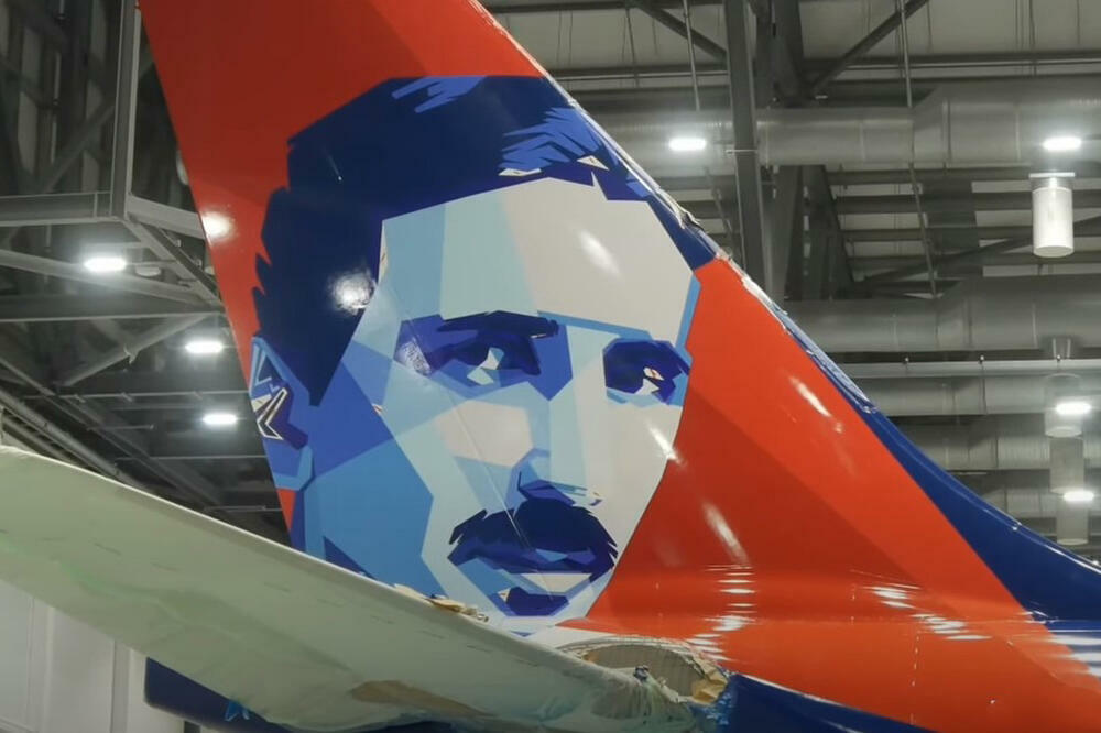 SPREMAN ZA LET PREKO OKEANA: Novi mlaznjak Er Srbije sa likom Nikole Tesle stigao u Beograd (FOTO)