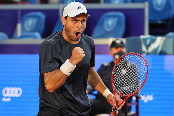 POBEDA KARACEVA U OVOM EPSKOM MEČU TURNIRA U BEOGRADU! Novak je propustio mnogo šansi za pobedu 5:7, 6:4, 4:6 !