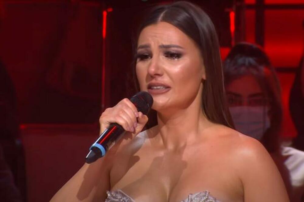 TRUDNICA U OSMOM MESECU TRUDNOĆE LILA SUZE U ZVEZDAMA GRANDA: Žiri je pokosio glasovima, a ona im ŽESTOKO ODBRUSILA