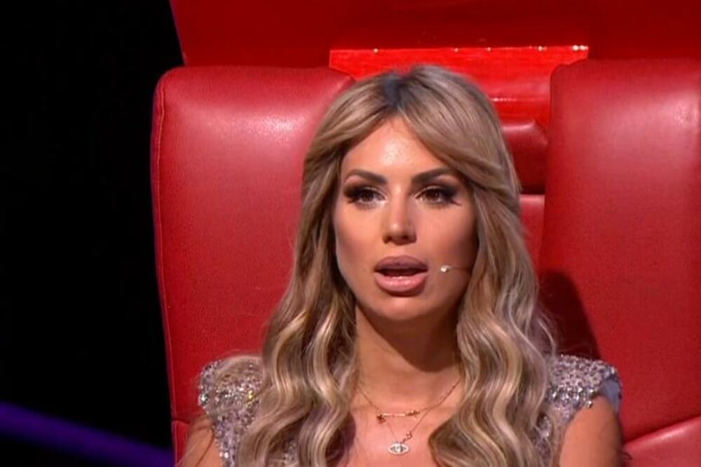 OVIH DANA IVU SVI VELIČAJU, A OVO JE NJENA PROŠLOST: Bila sa invalidom zbog novca, pravila GREŠKE pa ušla u Zadrugu