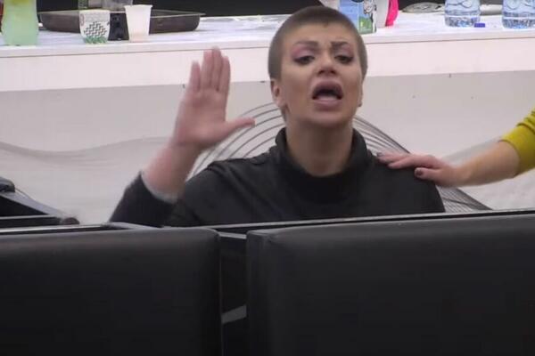 MILJANA NAPRAVILA HAVARIJU U WC-u BELE KUĆE: Svuda razmazala fekalije, UNEREDILA SE ZA MEDALJU! (VIDEO)