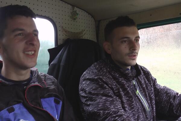 DVA MARKA SU MILANOVAČKI PAJA I JARE: Zeleni TAMIĆ ne gase, ruše SVE PREDRASUDE o razmaženoj omladini (FOTO)