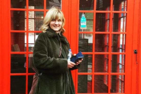 HARALA JE U GRUPI "NOVI FOSILI", SUPRUG JOJ JE PRE PAR GODINA PREMINUO: Povukla se, evo kako danas izgleda! (FOTO)