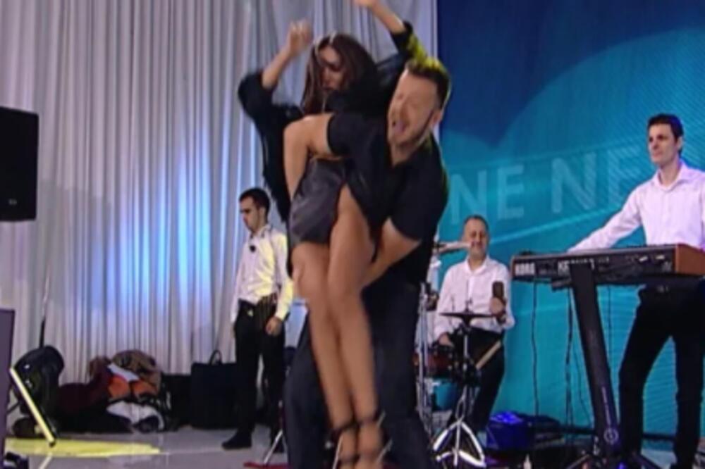 SORAJA DOŠLA U EMISIJU U SKANDALOZNOM IZDANJU, SVE IZLETELO: Plesač je razlomio, ona spuštala ruku dole! (FOTO)