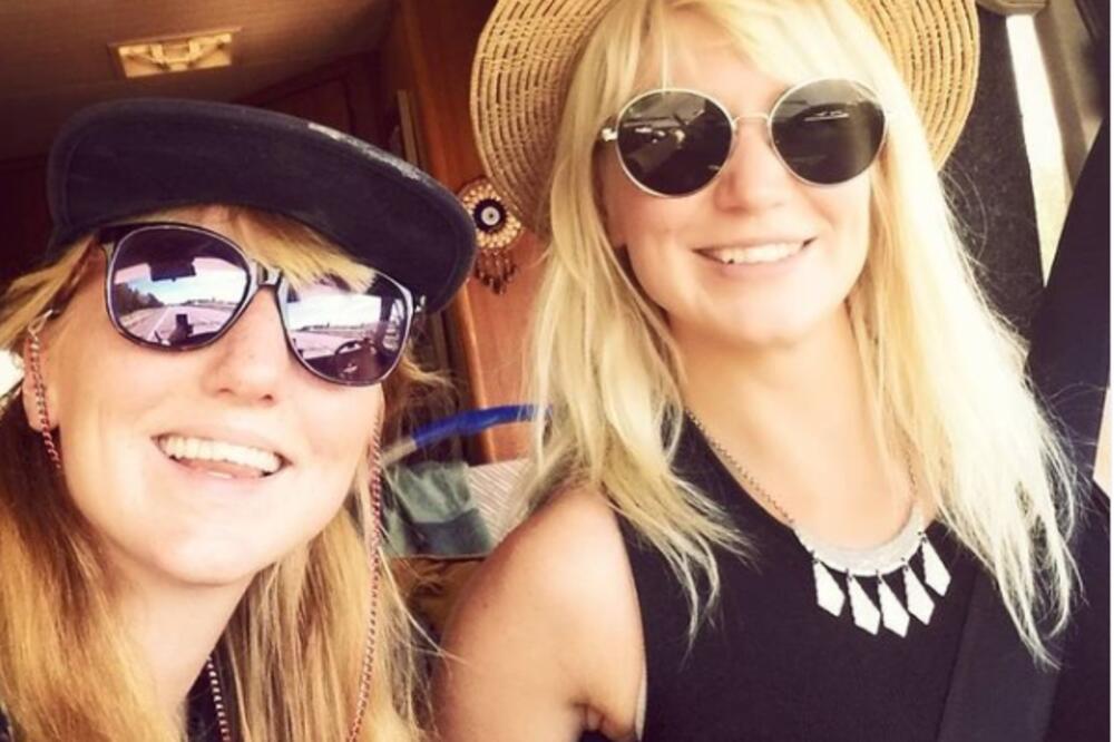 BESKUĆNIK POMOGAO DEVOJKAMA NAKON ŠTO SU SE IZGUBILE U GRADU: Posle 5 godina rešile da mu ULEPŠAJU ŽIVOT (FOTO)