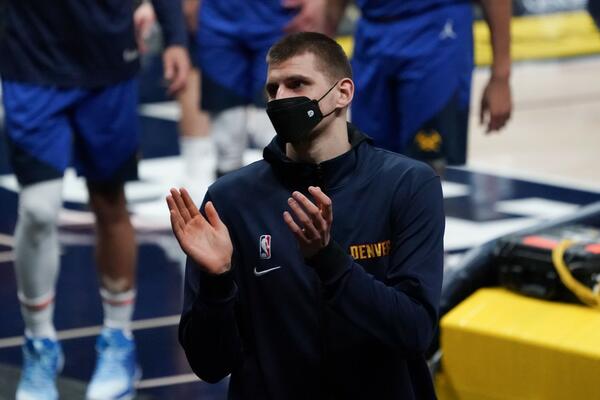 DA LI IH JE SRAMOTA? Neverovatno šta su uradili u toku predstavljanja Jokića na NBA draftu - ISPLIVAO SNIMAK!