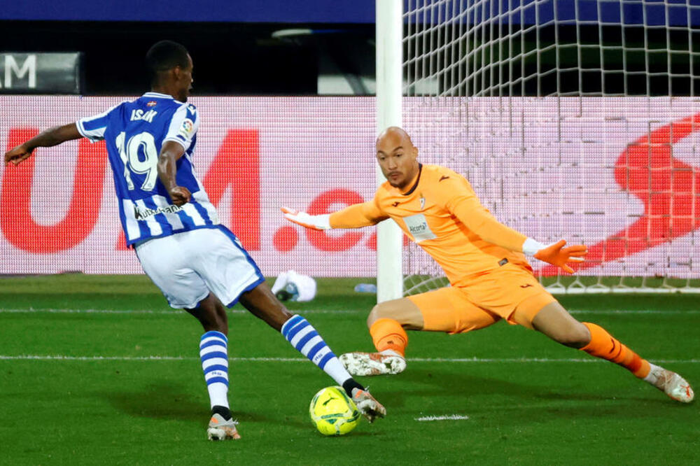 SOSIJEDAD MINIMALCEM SLAVIO U GOSTIMA KOD EIBARA: Dmitrović na petoj utakmici zaredom nije sačuvao mrežu!