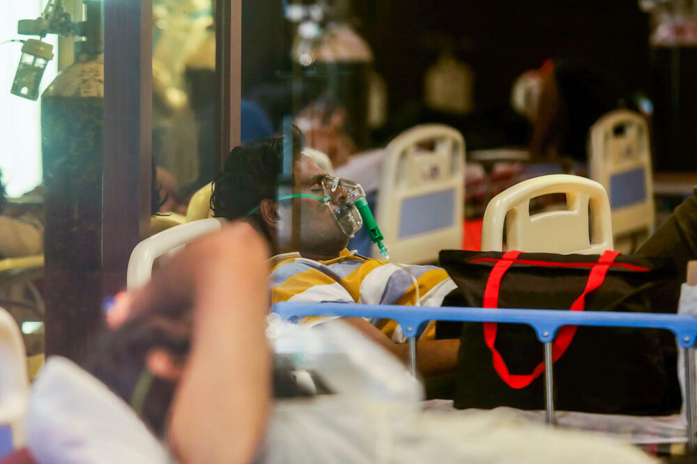 BRITANIJA ŠALJE 1.000 RESPIRATORA U NAJVEĆE ŽARIŠTE KORONE: Pomoć državi koja doživljava HUMANITARNU KATASTROFU!