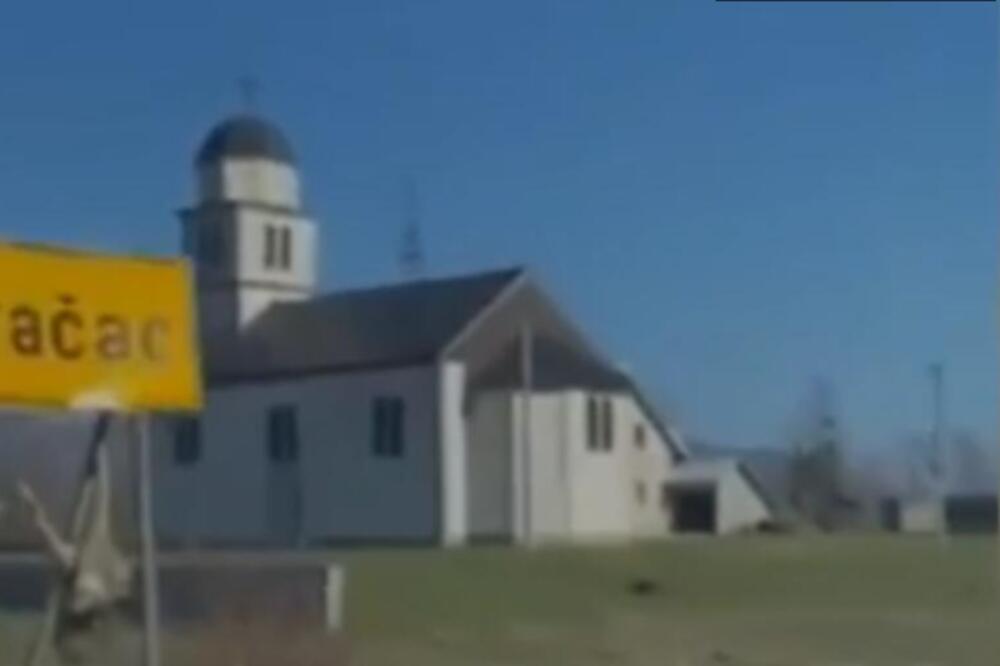 USTRELJENI VUK VISI SA TABLE U GRAČACU: Ministarstva prete kaznama i upozoravaju da je reč o KRIVIČNOM DELU! (FOTO)