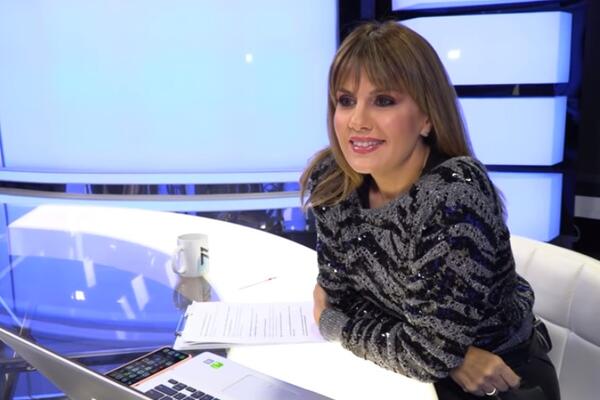 JAVNOST NE PRESTAJE DA KOMENTARIŠE NAJNOVIJU VODITELJKINU OBJAVU: Pravi je FRAJER, sve pršti od strasti! (FOTO)