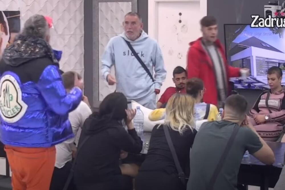 TRESE SE ZADRUGA, LJUBAVNI PAR POTPUNO RASKRINKAN: Jedna učesnica ih ogolila do daske!