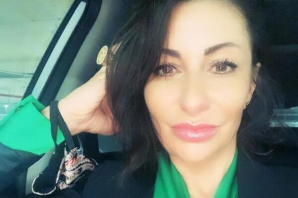 SUZANA PERIĆ NIKADA JAVNOSTI NIJE PREDSTAVILA SVOJE RODITELJE! Fotka iz MLADOSTI je tu kao dokaz: Majčin KLON!