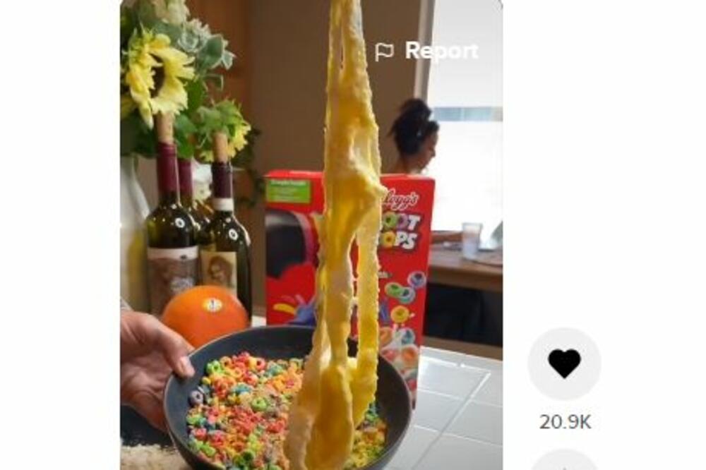 ČUDAK ZGROZIO PLANETU: Devojci je napravio sendvič sa POHOVANIM GAĆAMA, ništa GADNIJE DANAS NEĆETE VIDETI (VIDEO)