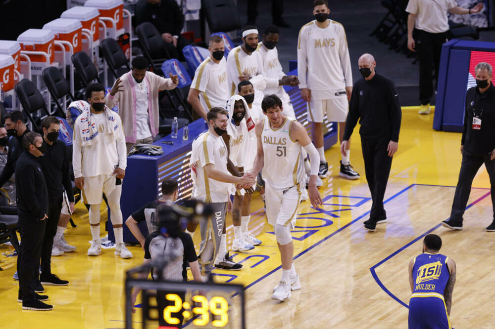 SAIGRAČI NISU MOGLI DA VERUJU: Marjanović isključen iako nije imao nameru da udari protivnika (VIDEO+FOTO)