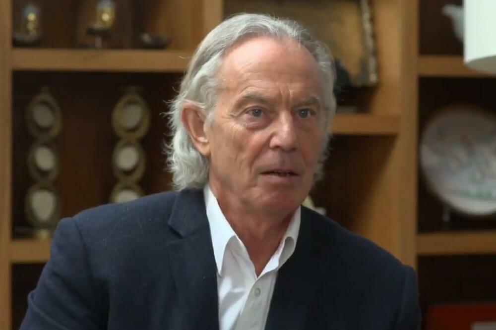 NA KOGA VAM LIČI TONI BLER? BIVŠI BRITANSKI PREMIJER ZAPALIO DRUŠTVENE MREŽE: Pažnja svih na jednom DETALJU! (FOTO)