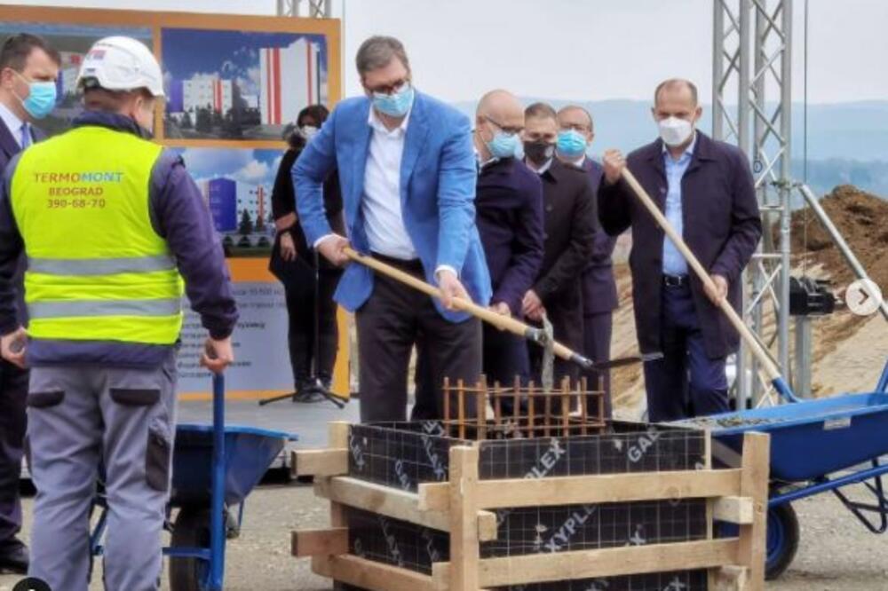 VUČIĆ POLOŽIO KAMEN TEMELJAC ZA KOVID BOLNICU, A ONDA KOMENTARISAO NON-PEJPER: Nisam spavao 5h u prethodne 2 NOĆI