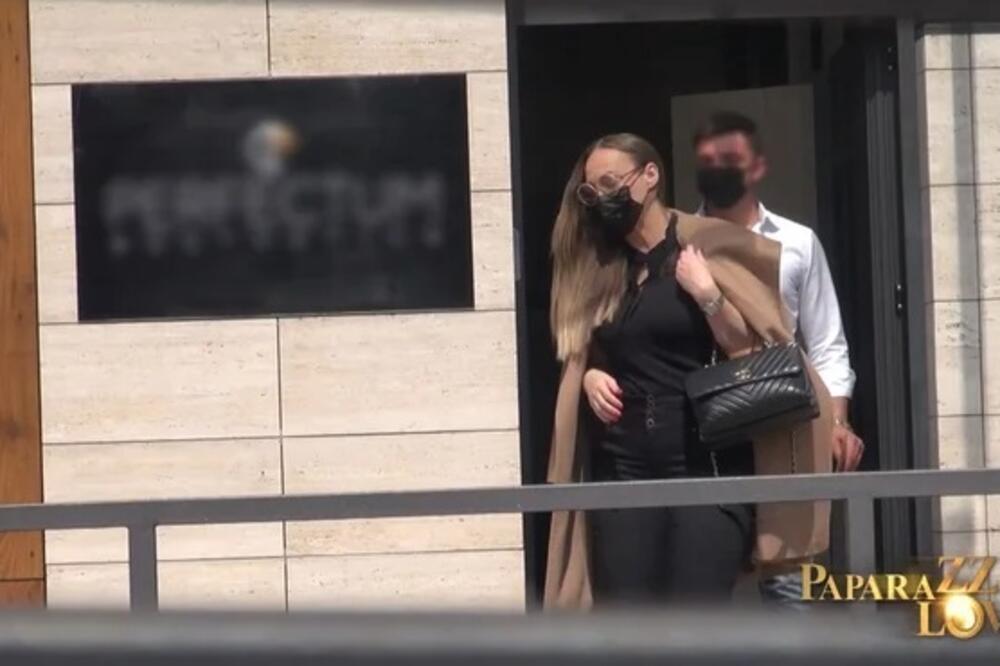 IDE NA REMONT? Goga Sekulić UHVAĆENA kod PLASTIČNOG HIRURGA: Menja STARO ZA NOVO?