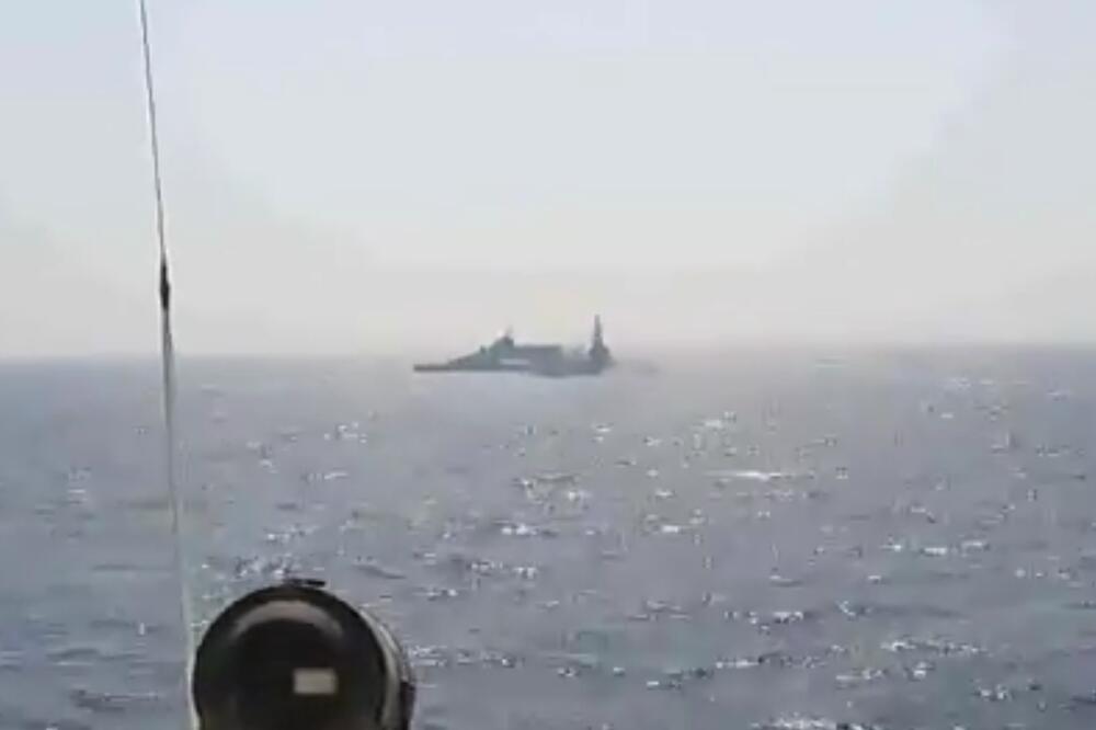DRŽALI SU IH NA NIŠANU, MALO JE FALILO DA SE PRIPUCA! SAD objavio snimak incidenta sa Iranom u Persijskom zalivu!