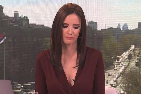 NAŠA VODITELJKA SE SLOMILA U PROGRAMU UŽIVO: Očima punim suza i drhtavim glasom saopštila TRAGIČNU vest!