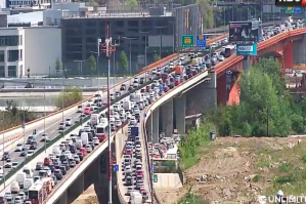 SAOBRAĆAJ STAO, PRAZNIČNA EUFORIJA VEĆ POČELA! Gotovo svi ključni pravci su ZAKRČENI (FOTO)