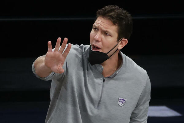 VELIKE PROMENE U SAKRAMENTU: Luk Volton dobio otkaz!