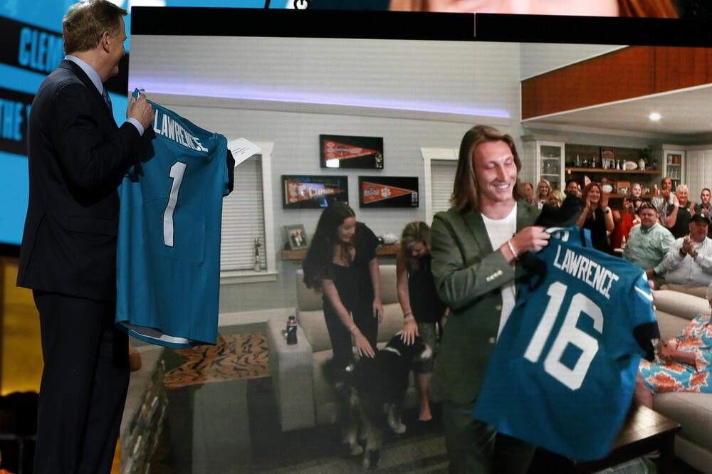 NFL DRAFT: Prvi pik kvoterbek sa Klemsona, Trevor Lorens!