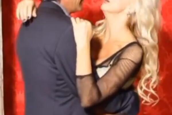 SRPSKA PEVAČICA JE ZBOG VELIKOG SKANDALA POBEGLA U AMERIKU PA UŠLA U RIJALITI: Tamo su je ponižavali i maltretirali