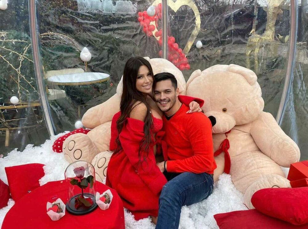 Estrada, Stanija Dobrojević, Zabava