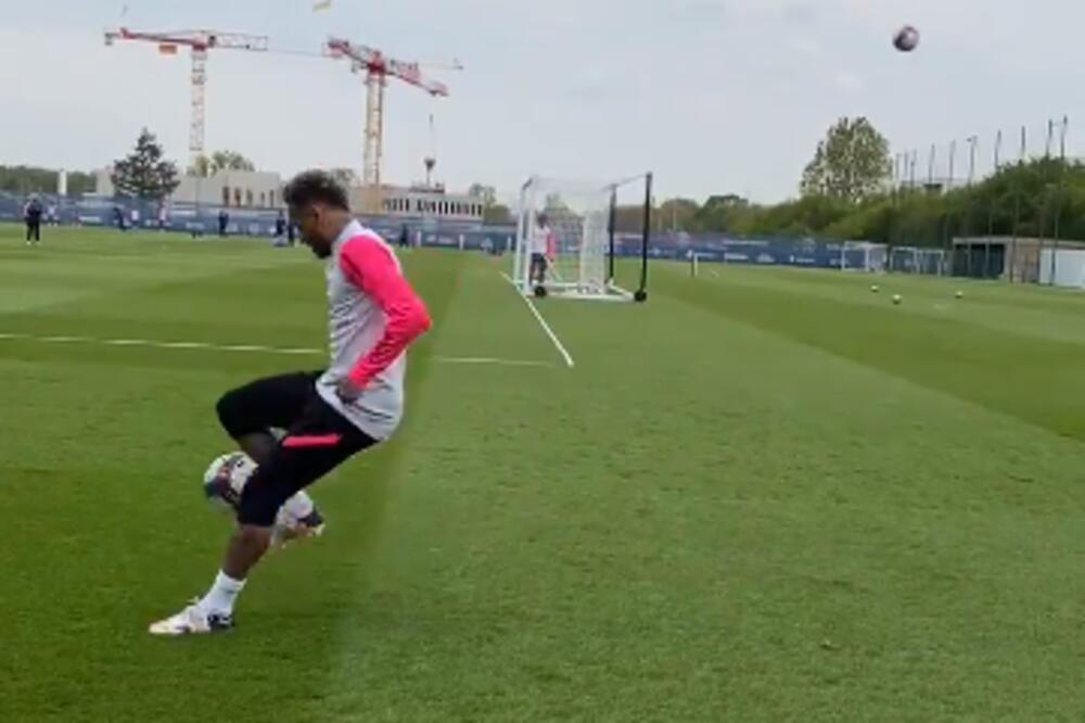 NESTVARAN POTEZ NEJMARA NA TRENINGU: Opet mu se isprečila stativa! (VIDEO)