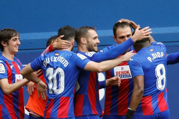DMITROVIĆ SAČUVAO MREŽU, EIBAR KONAČNO POBEDIO: Atletiko srećno sačuvao vrh, REAL ga prati! (VIDEO)