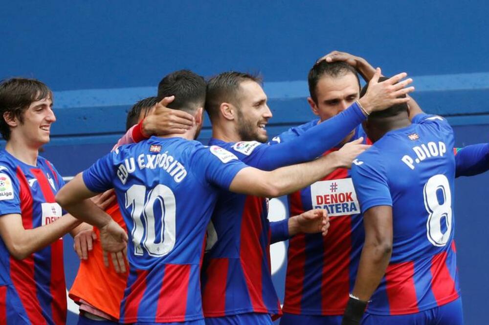 DMITROVIĆ SAČUVAO MREŽU, EIBAR KONAČNO POBEDIO: Atletiko srećno sačuvao vrh, REAL ga prati! (VIDEO)