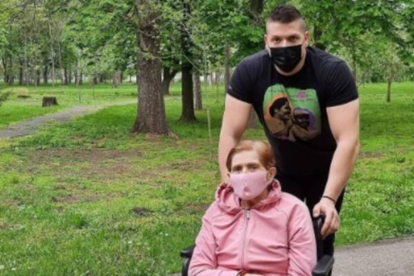 OD PRIZORA DA PREPUKNE SRCE! SLOBINA MAJKA U KOLICIMA, A ON JOJ DONEO JAJA ZA USKRS: Udruženim snagama do oporavka!