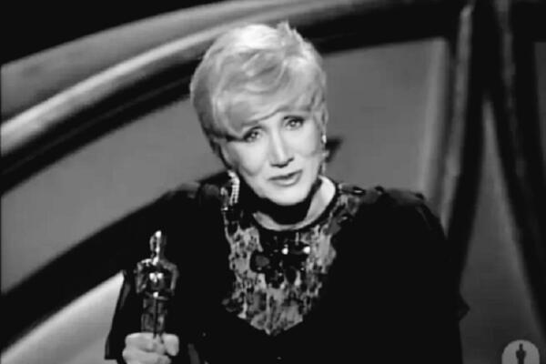 PREMINULA POZNATA GLUMICA I DOBITNICA OSKARA: Ceo svet pokošen vešću o njenoj SMRTI! (FOTO)