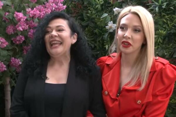 NAPRAVILE HAOS! MILICA TODOROVIČ SA SESTROM OFARBALA ŽIVA JAJA PA IH TAKVE SLALE GOSTIMA: Majka im se ŠOKIRALA!