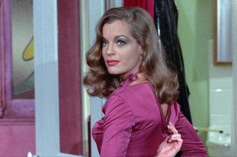 MUŽ JOJ SE OBESIO, SIN STRAVIČNO POGINUO, A ONDA JE ONA ŽALOSNO PREMINULA: Tragedije su joj obeležile život! (FOTO)