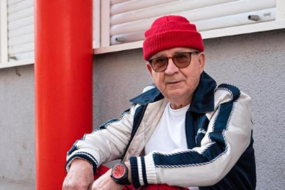 DEDA ABRAM POSTAO OPŠTA SENZACIJA NA INSTAGRAMU: Ima više od MILION PRATILACA