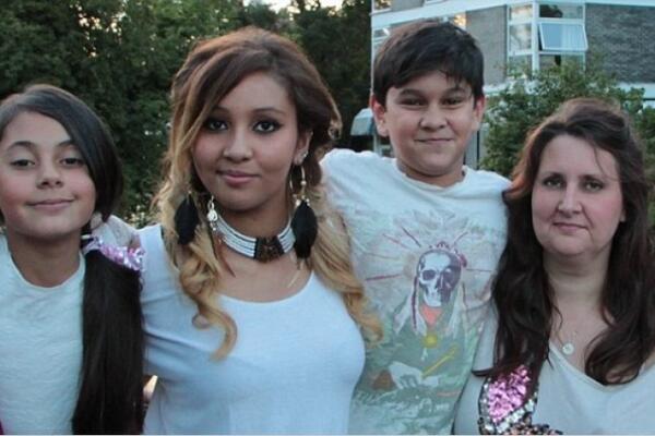 OVA PORODICA DELUJE SASVIM NORMALNO: Ali iza osmeha krije se ISTINA KOJA ĆE VAS ŠOKIRATI