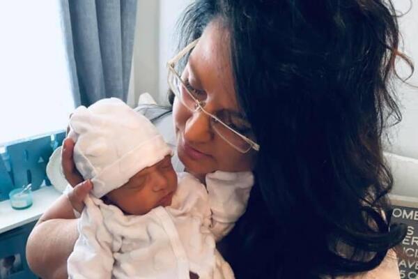 ČEKAM 20 GODINA DA POSTANEM MAJKA: Želela da se ostvari u ulozi roditelja, taman da napuni 50. i želja se OSTVARILA