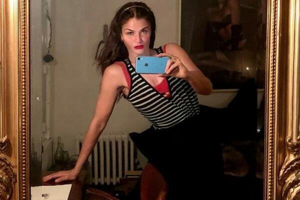 Bila je VRHUNSKI MODEL I NAJLEPŠA DANKINJA, a i sada sa 52 godine izgleda SAVRŠENO i uživa u BOGATSTVU! (FOTO)