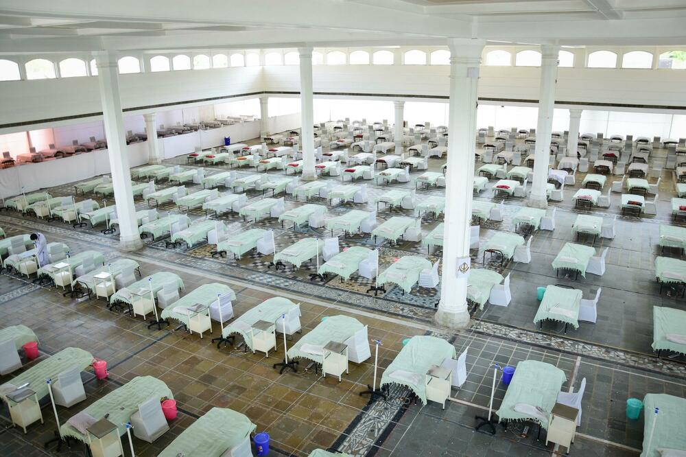 INDIJI NA RASPOLAGANJU VIŠE OD DVE MILIJARDE VAKCINA! Saopšteno je i koji proizvođači su poslali tamo doze!