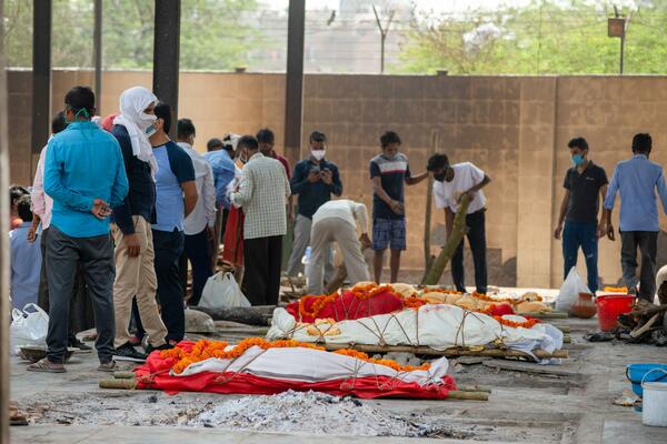 NEPAL PREPLAVLJEN NALETOM KORONE, DOK SE EPIDEMIJA IZ INDIJE ŠIRI U JUŽNOJ AZIJI: Virus ne poznaje granice!