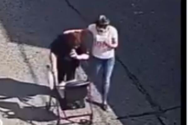 PREVARANT! PRIŠLA JE STARICI I ISPRIČALA JOJ DIRLJIVU PRIČU: Baka je istog trenutka napravila KOBNU GREŠKU (VIDEO)