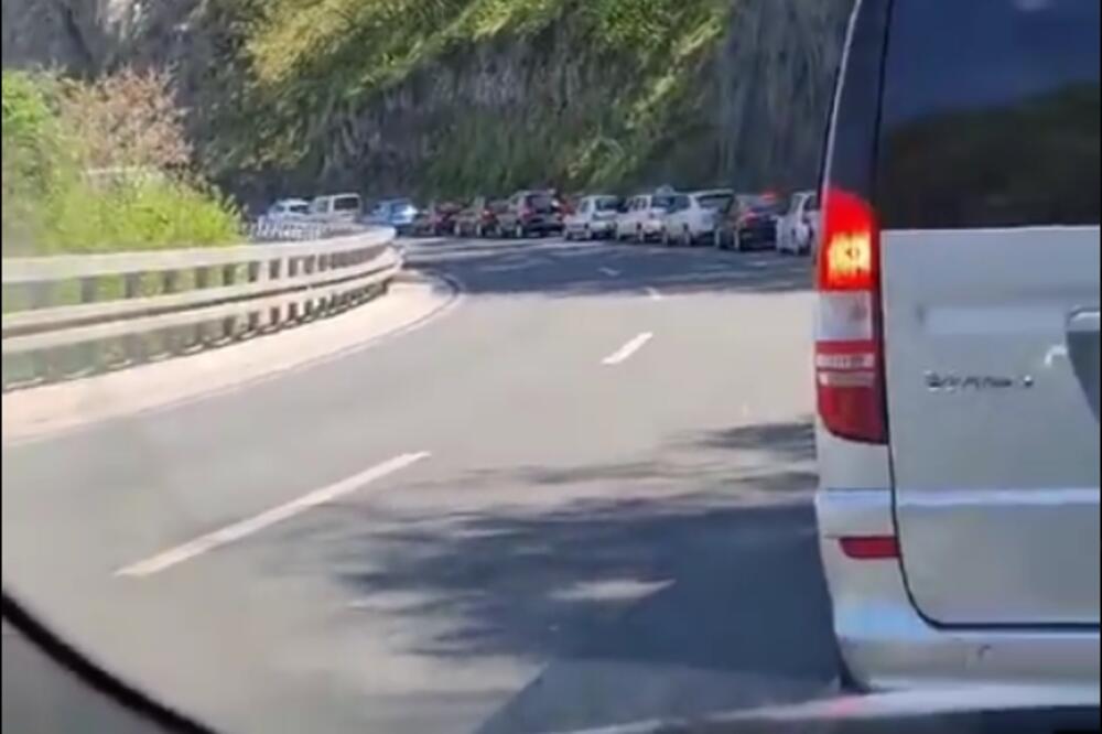 NEPREGLEDNE KOLONE I GUŽVA, SVI SE VRAĆAJU SA ODMORA: Snimak sa Zlatibora je JEZIV, ljudi sve NERVOZNIJI! (VIDEO)