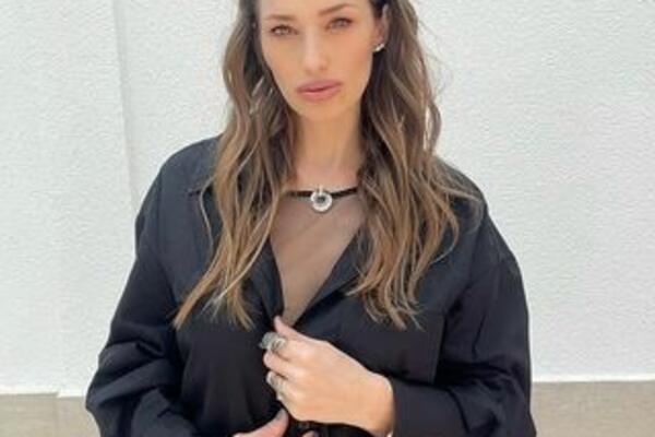 SONJI LAZETIĆ JE IZGOREO AUTO, A SEĆATE SE SA KIM JE BILA PRE NIKOLE? Bio je žestok 90-ih, a pronađen je ugljenisan