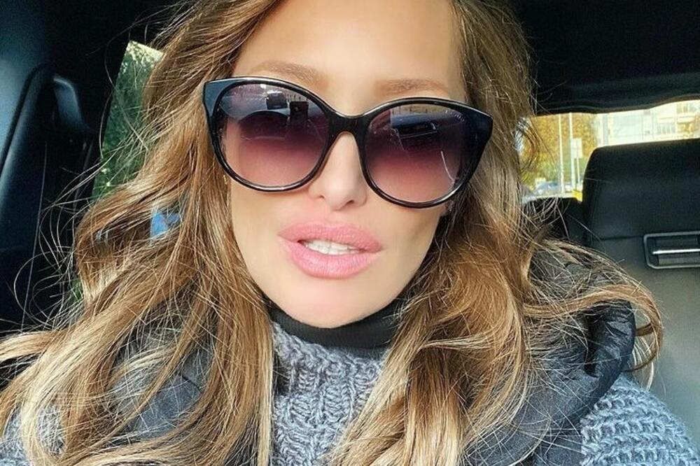 'SLAVICE' NA APARATIMA! SONJA LAZETIĆ IZAZIVA REAKCIJE ŠTA GOD DA URADI: Bila u RENDŽU ili fići-RAZAPEĆE JE!