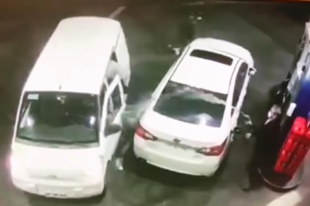 MISLISLI SU DA MOGU DA OPLJAČKAJU MUŠKARCA NA BENZINSKOJ PUMPI: Odbranio se na izvanredan način! (VIDEO)