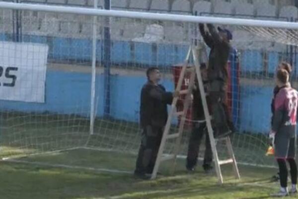 NISU DOVOLJNE GLASINE O NAMEŠTANJU: Još jedna bruka na terenima Superliga!
